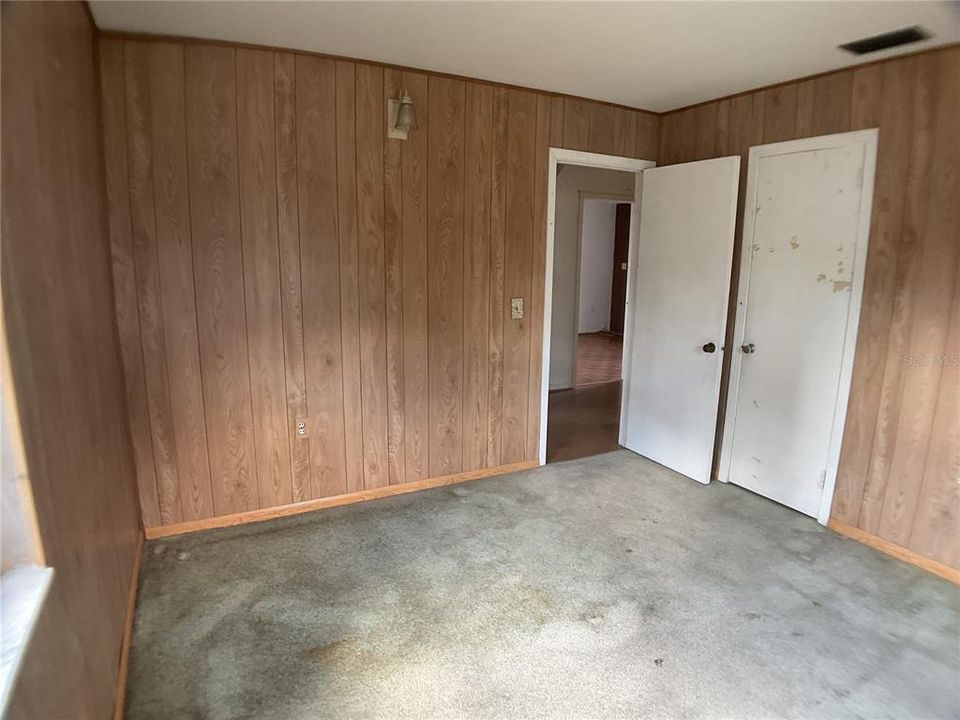 For Sale: $259,000 (4 beds, 2 baths, 1741 Square Feet)