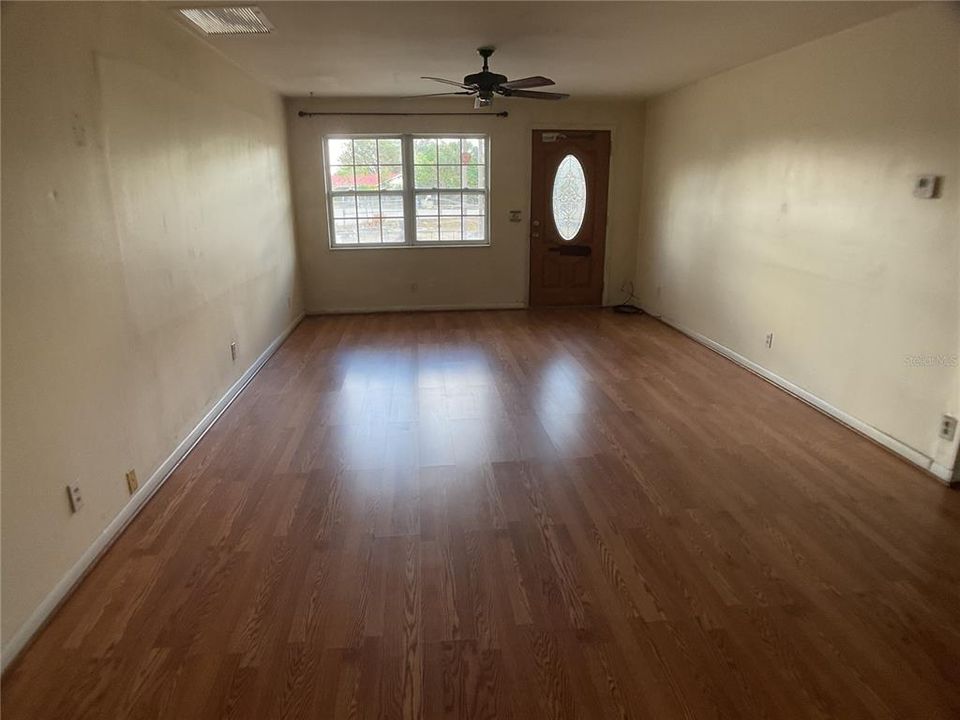 For Sale: $259,000 (4 beds, 2 baths, 1741 Square Feet)