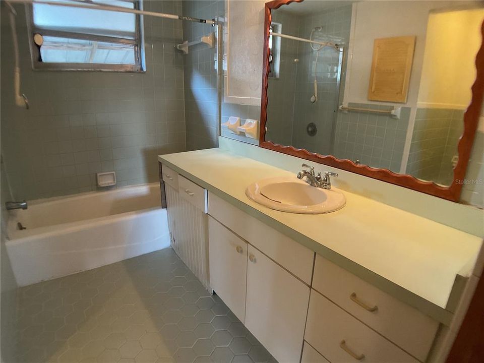 For Sale: $259,000 (4 beds, 2 baths, 1741 Square Feet)