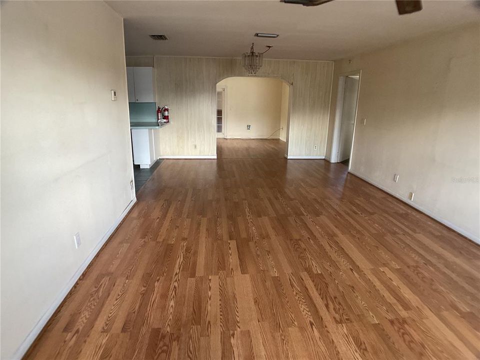 For Sale: $259,000 (4 beds, 2 baths, 1741 Square Feet)