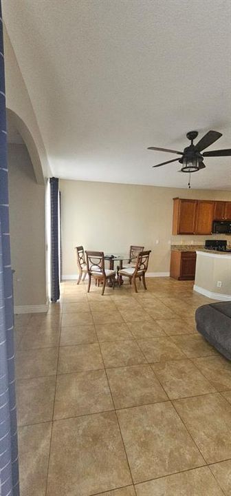 For Rent: $2,100 (3 beds, 2 baths, 1686 Square Feet)