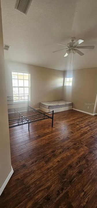 For Rent: $2,100 (3 beds, 2 baths, 1686 Square Feet)
