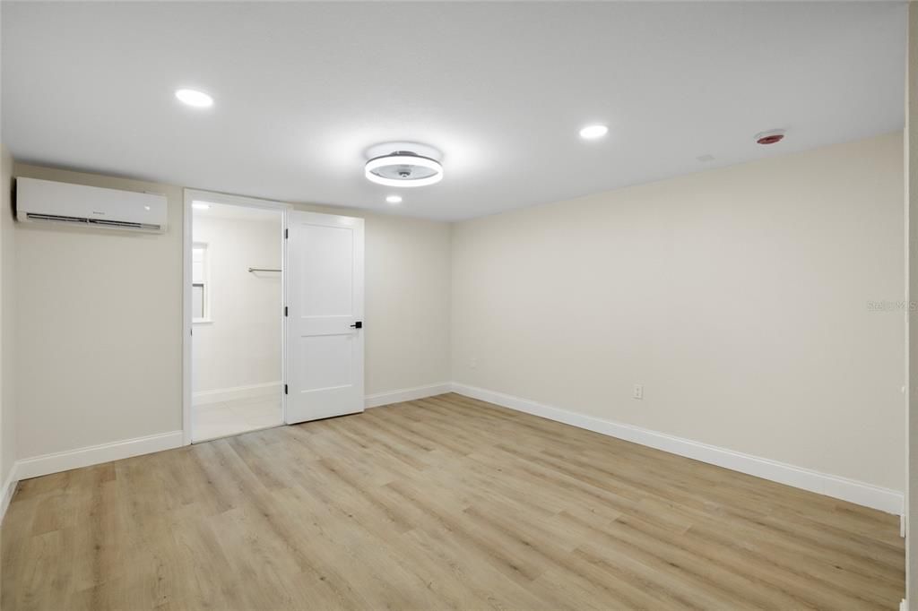 For Sale: $750,000 (4 beds, 3 baths, 1729 Square Feet)