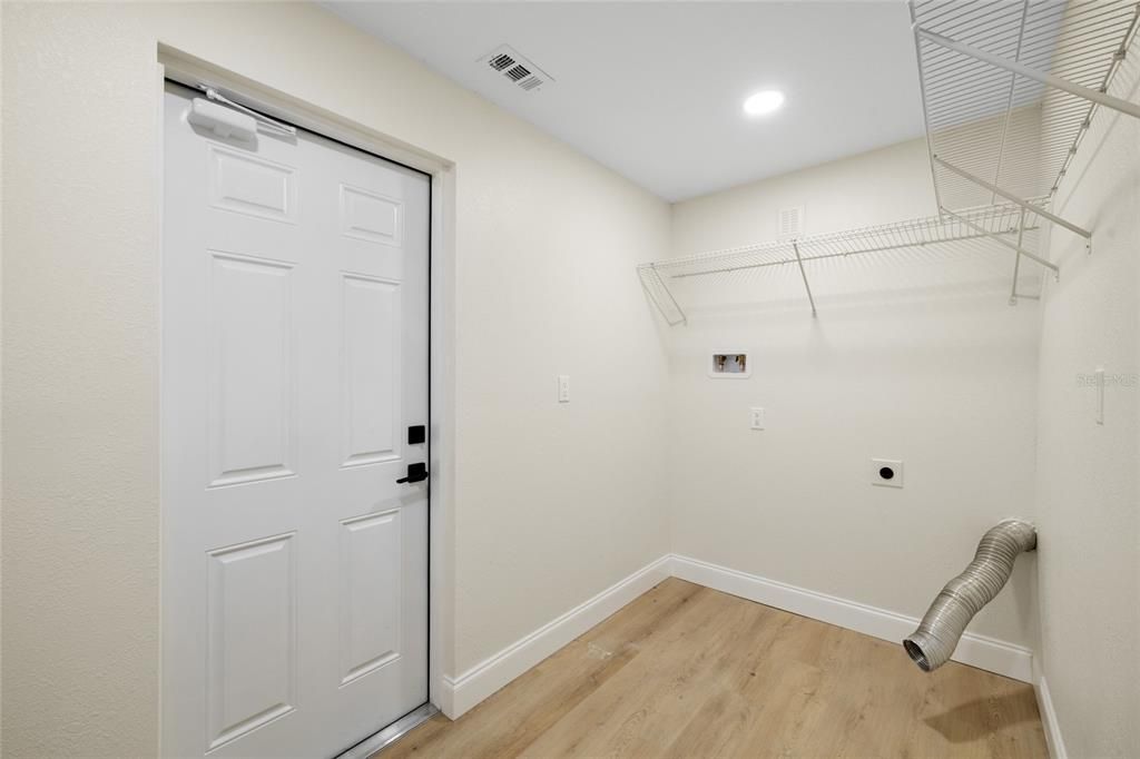 For Sale: $750,000 (4 beds, 3 baths, 1729 Square Feet)