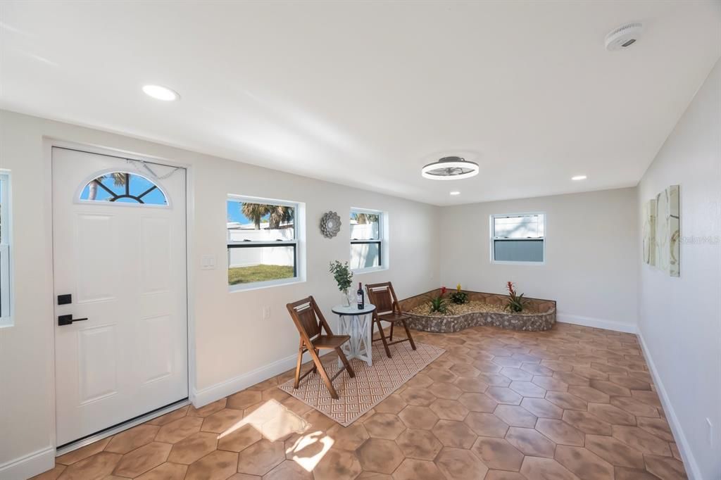 For Sale: $750,000 (4 beds, 3 baths, 1729 Square Feet)