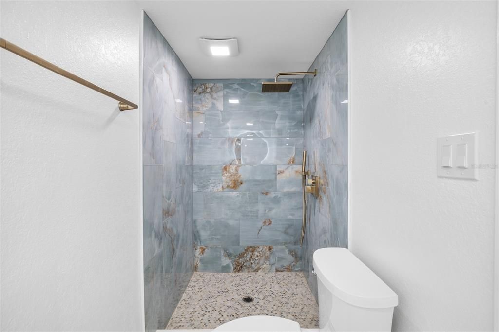 For Sale: $750,000 (4 beds, 3 baths, 1729 Square Feet)