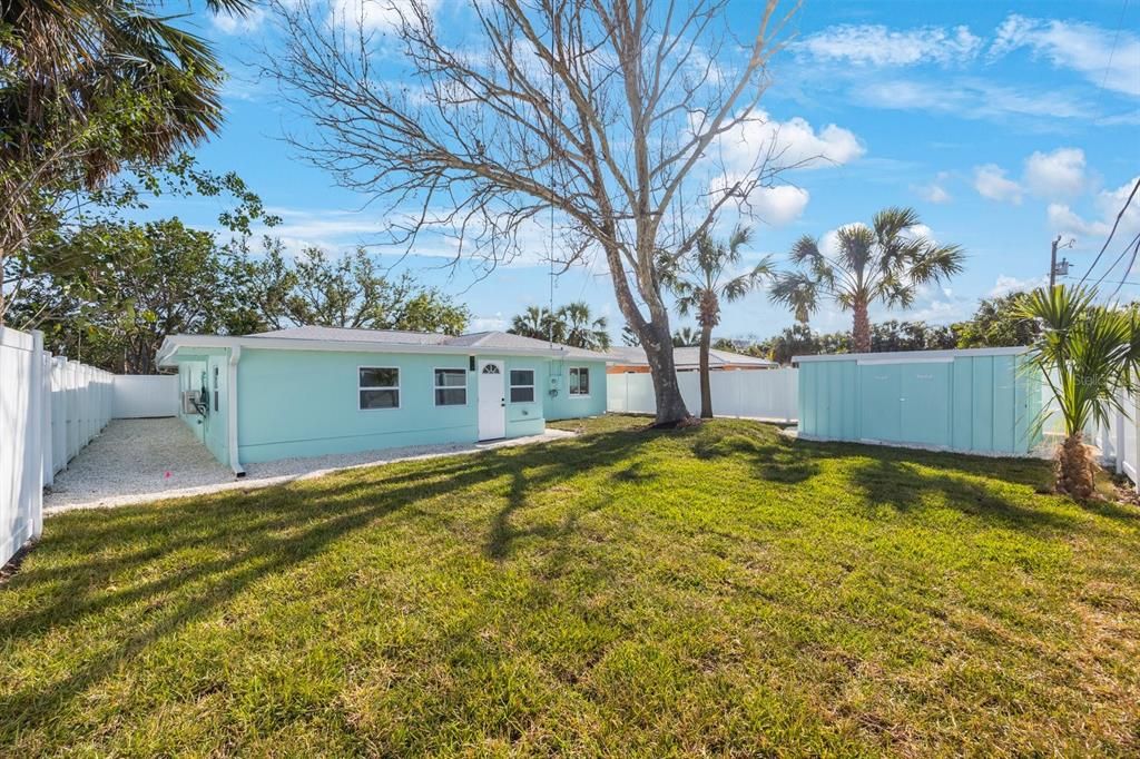 For Sale: $750,000 (4 beds, 3 baths, 1729 Square Feet)