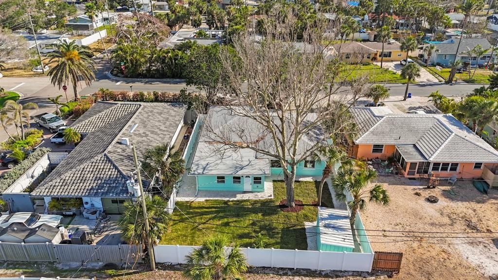 For Sale: $750,000 (4 beds, 3 baths, 1729 Square Feet)