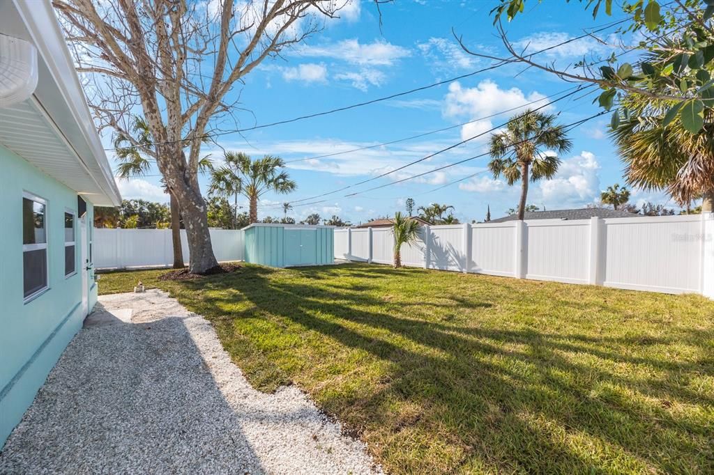 For Sale: $750,000 (4 beds, 3 baths, 1729 Square Feet)