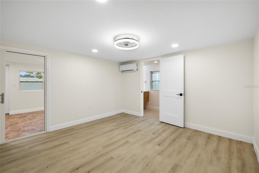 For Sale: $750,000 (4 beds, 3 baths, 1729 Square Feet)