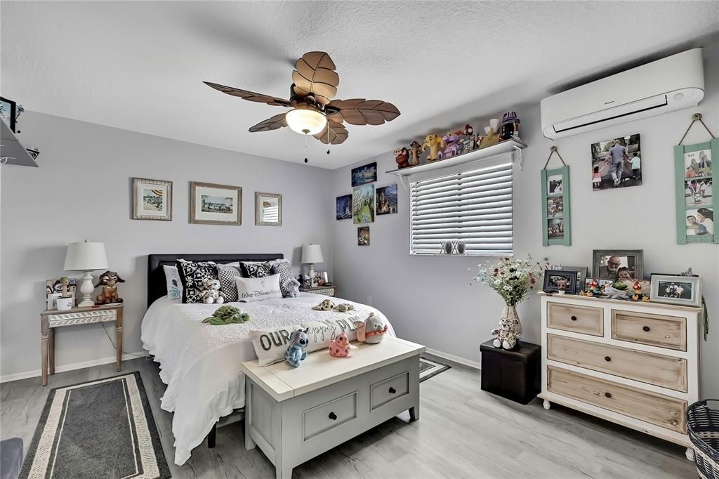 合同活跃: $299,500 (2 贝兹, 2 浴室, 1464 平方英尺)