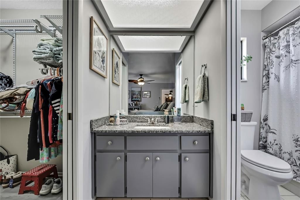 合同活跃: $299,500 (2 贝兹, 2 浴室, 1464 平方英尺)