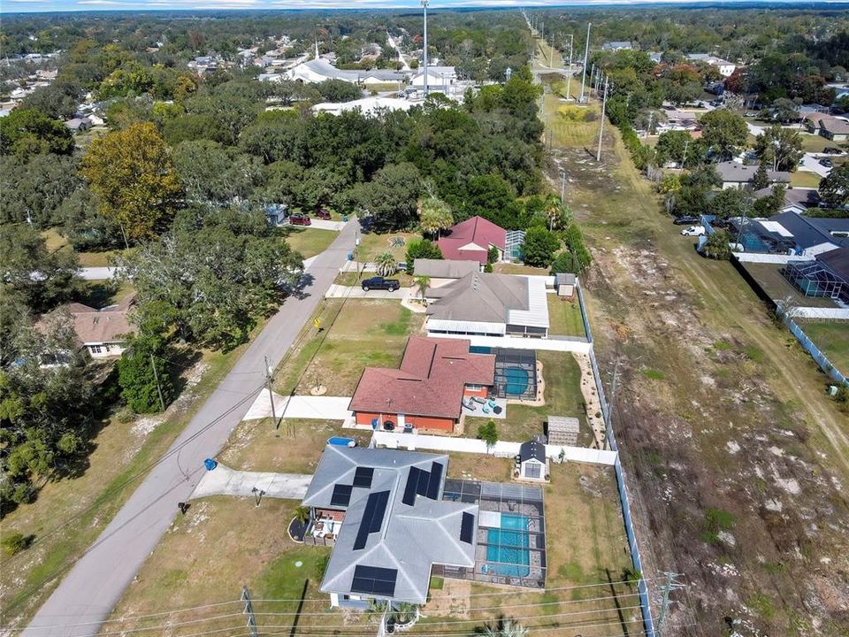 合同活跃: $299,500 (2 贝兹, 2 浴室, 1464 平方英尺)