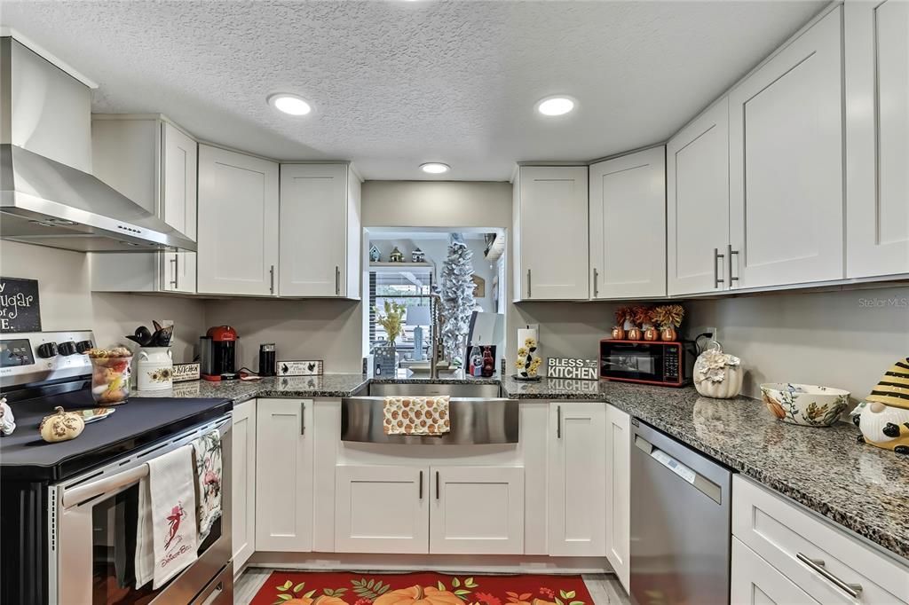 合同活跃: $299,500 (2 贝兹, 2 浴室, 1464 平方英尺)