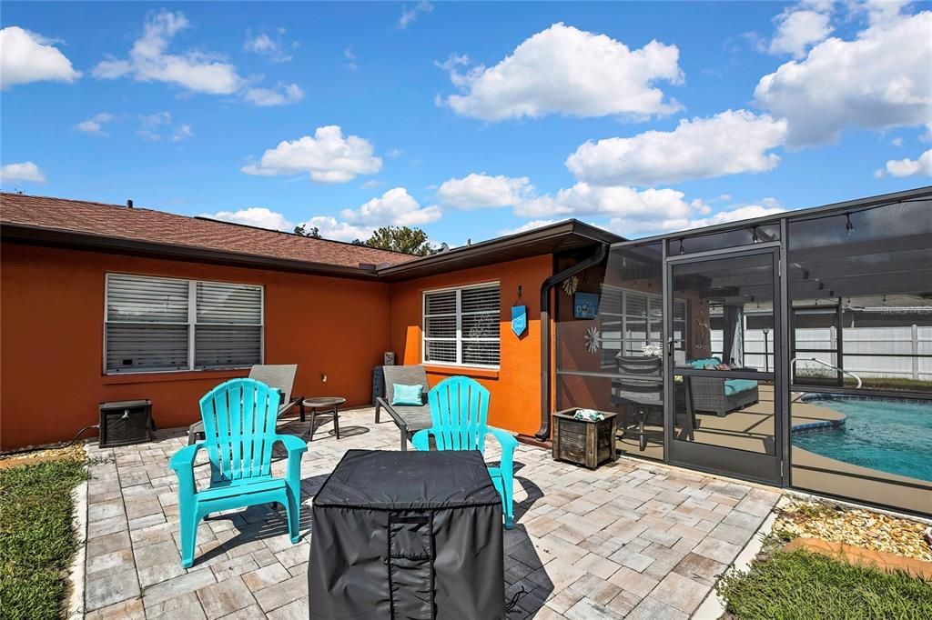 合同活跃: $299,500 (2 贝兹, 2 浴室, 1464 平方英尺)