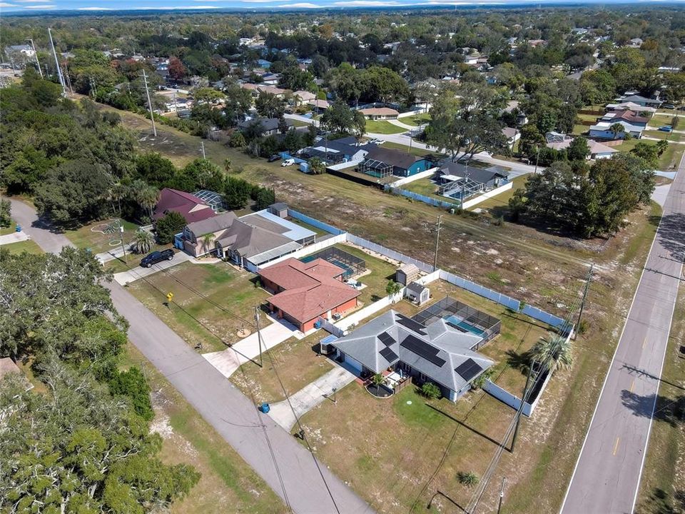 合同活跃: $299,500 (2 贝兹, 2 浴室, 1464 平方英尺)