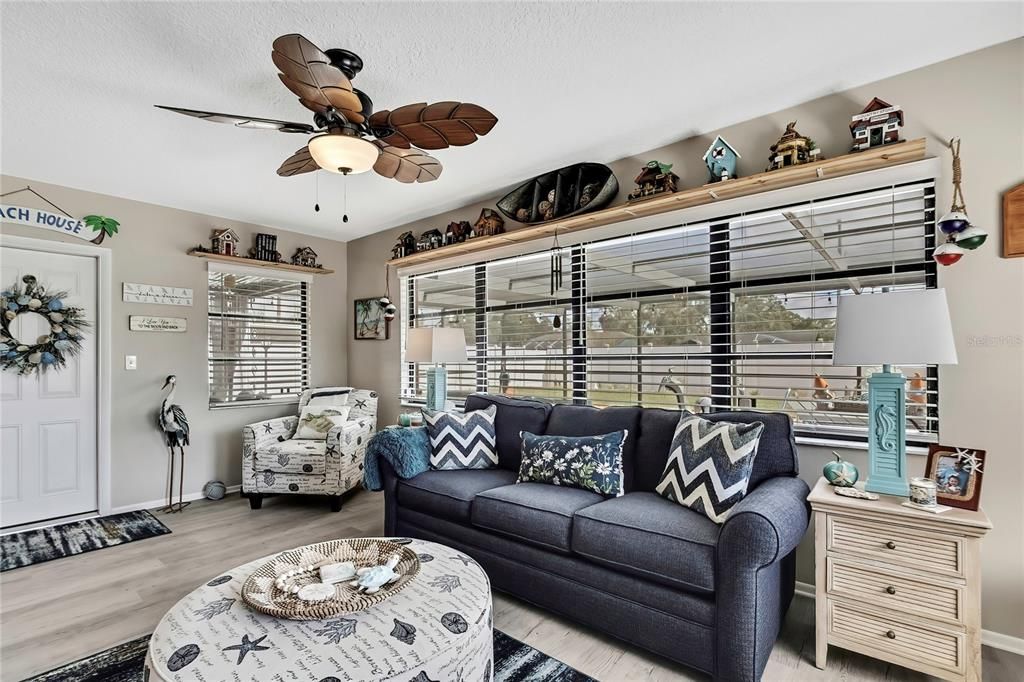 合同活跃: $299,500 (2 贝兹, 2 浴室, 1464 平方英尺)