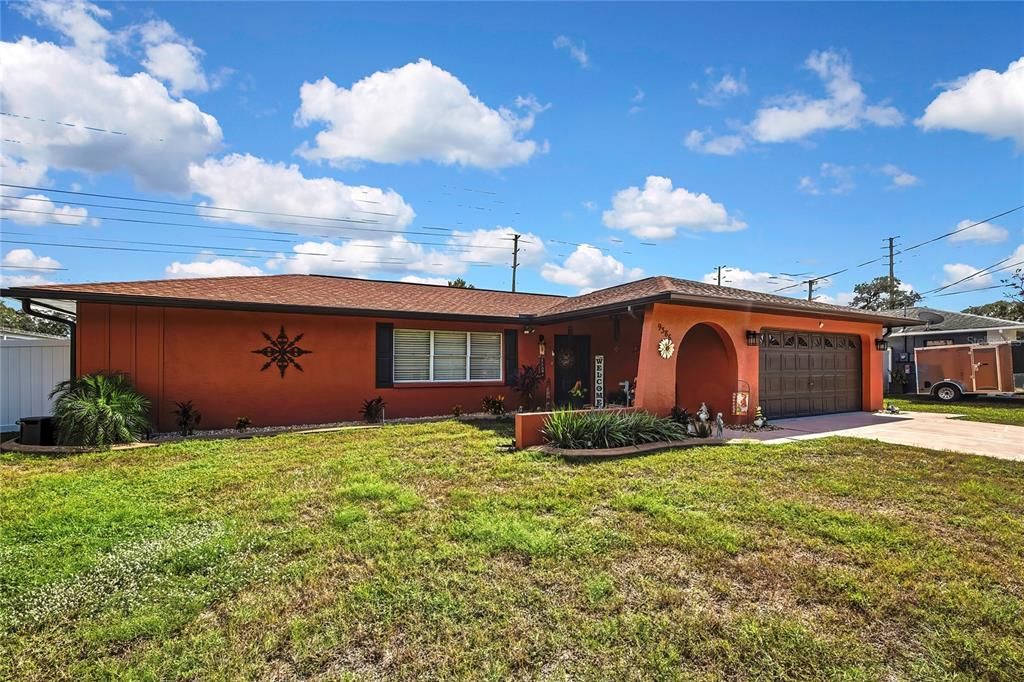 合同活跃: $299,500 (2 贝兹, 2 浴室, 1464 平方英尺)