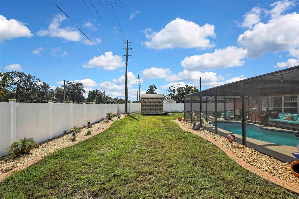 合同活跃: $299,500 (2 贝兹, 2 浴室, 1464 平方英尺)