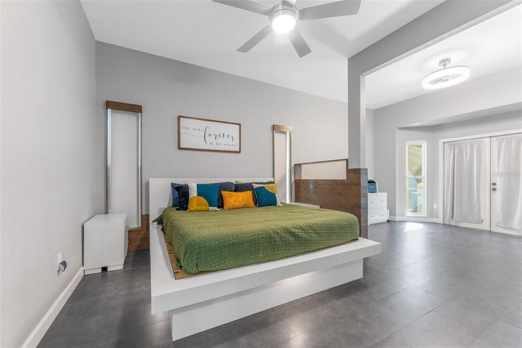 合同活跃: $925,000 (4 贝兹, 3 浴室, 2692 平方英尺)