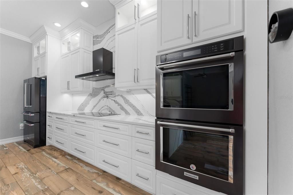 合同活跃: $925,000 (4 贝兹, 3 浴室, 2692 平方英尺)