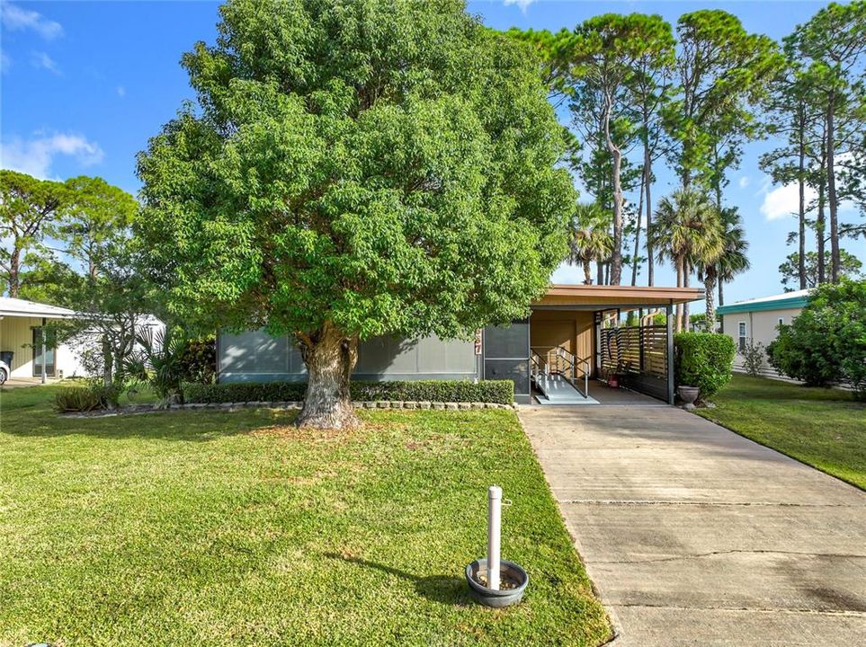 合同活跃: $160,000 (2 贝兹, 2 浴室, 1000 平方英尺)