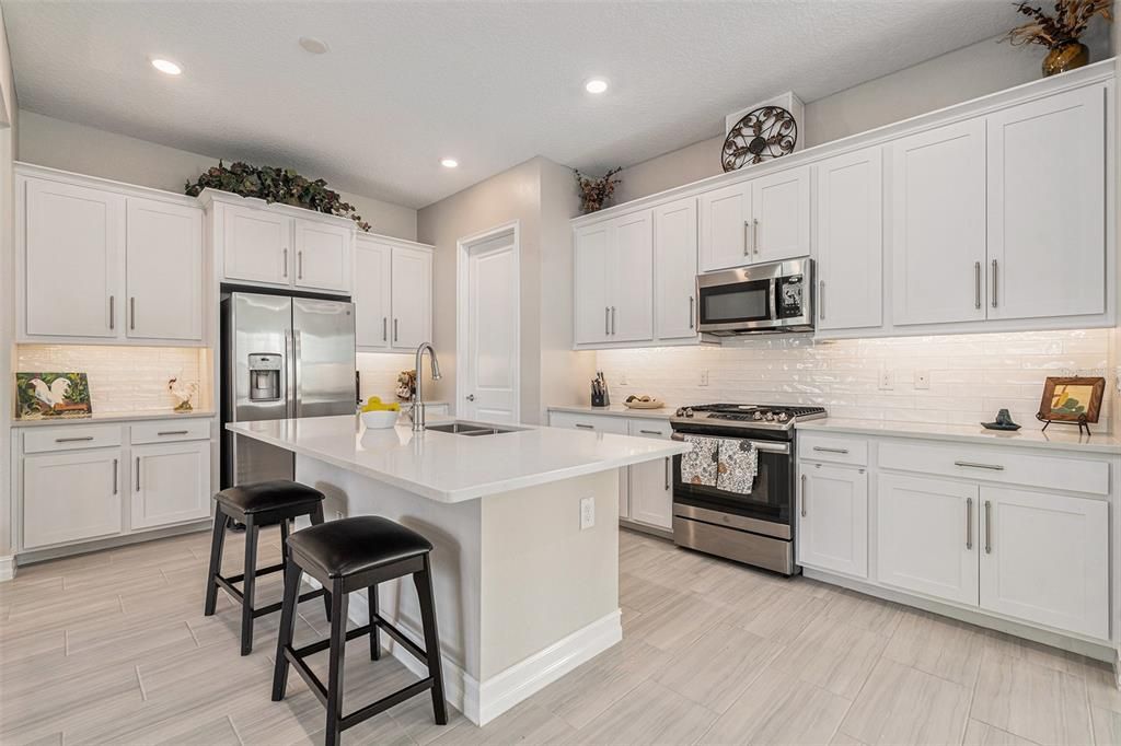 For Sale: $536,500 (3 beds, 2 baths, 2269 Square Feet)