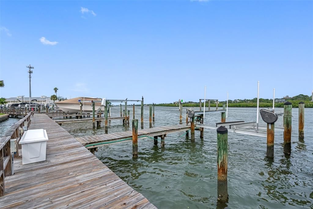 На продажу: $578,500 (2 спален, 2 ванн, 1360 Квадратных фут)