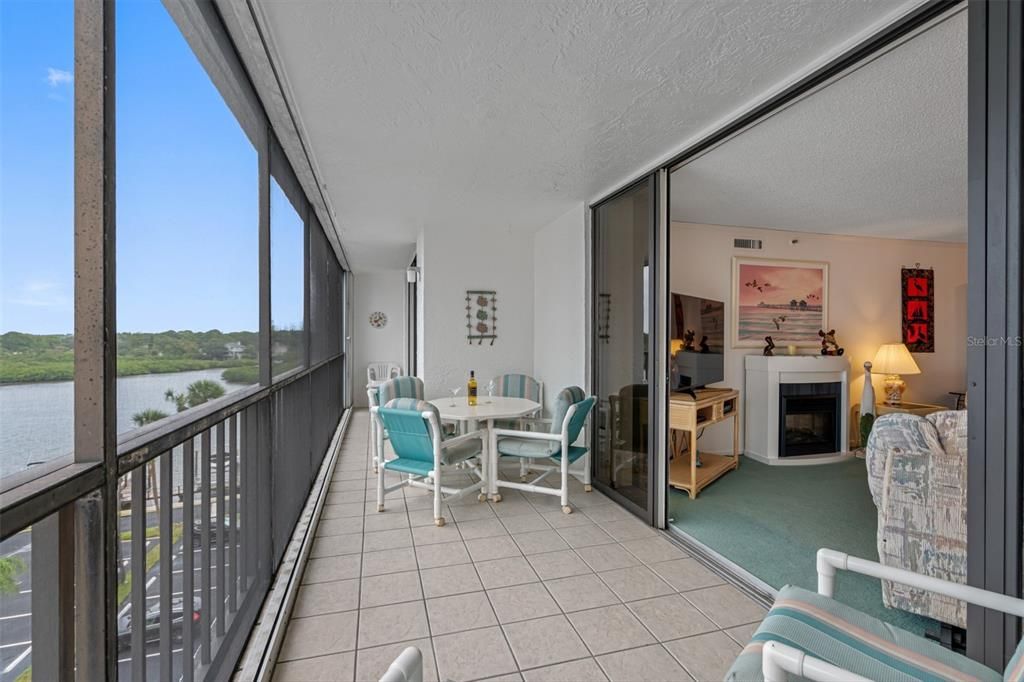 На продажу: $578,500 (2 спален, 2 ванн, 1360 Квадратных фут)