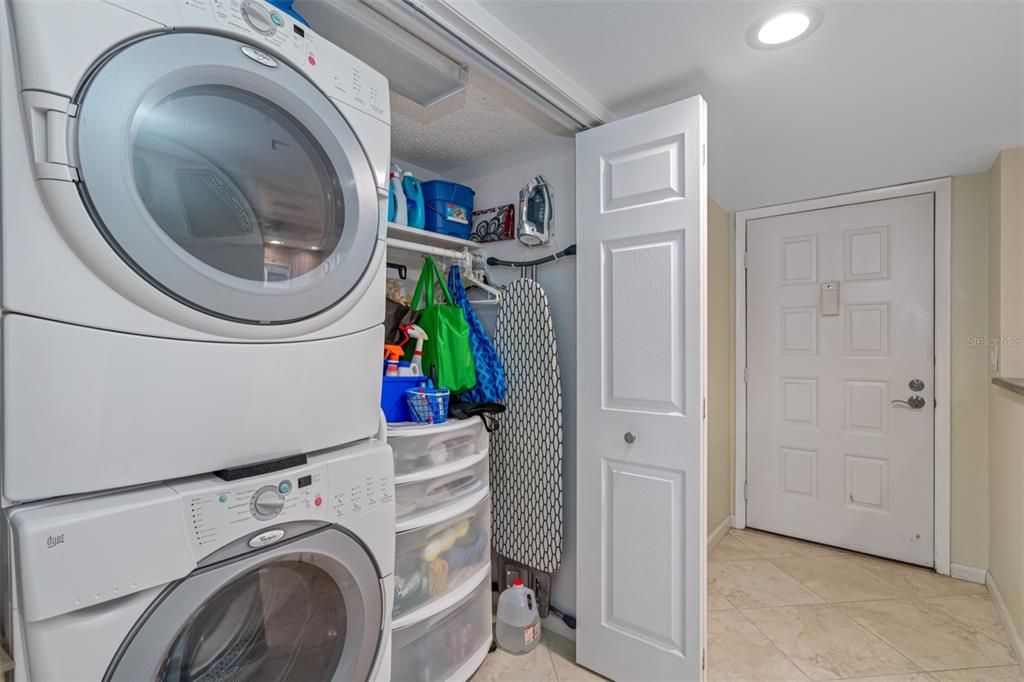 На продажу: $578,500 (2 спален, 2 ванн, 1360 Квадратных фут)