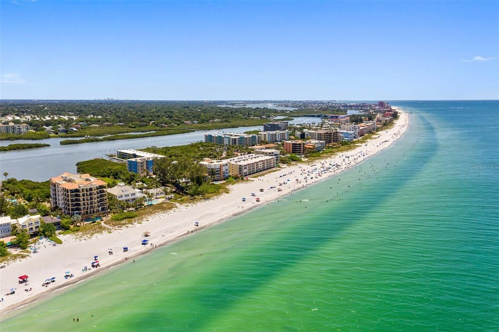 На продажу: $578,500 (2 спален, 2 ванн, 1360 Квадратных фут)