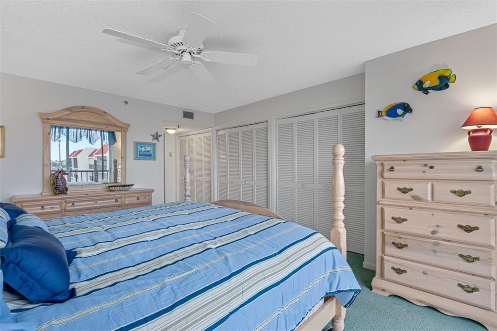 На продажу: $578,500 (2 спален, 2 ванн, 1360 Квадратных фут)