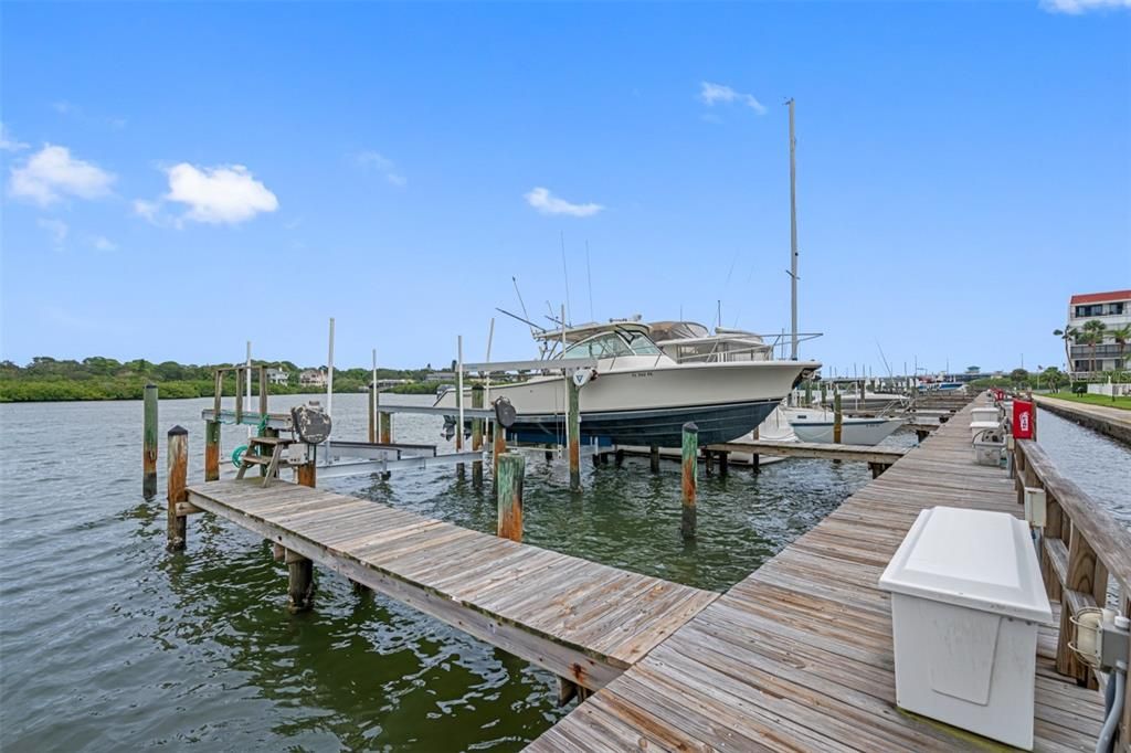 На продажу: $578,500 (2 спален, 2 ванн, 1360 Квадратных фут)