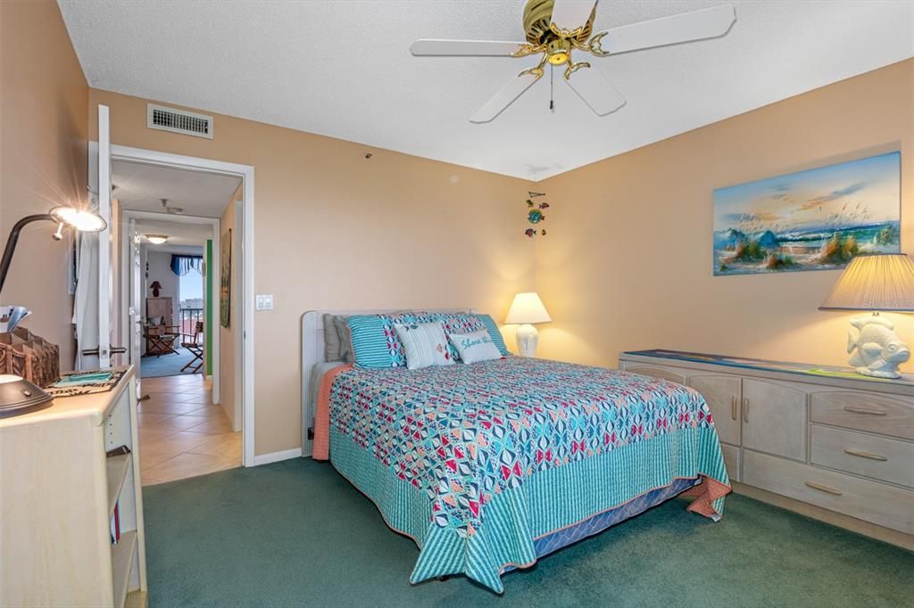 На продажу: $578,500 (2 спален, 2 ванн, 1360 Квадратных фут)