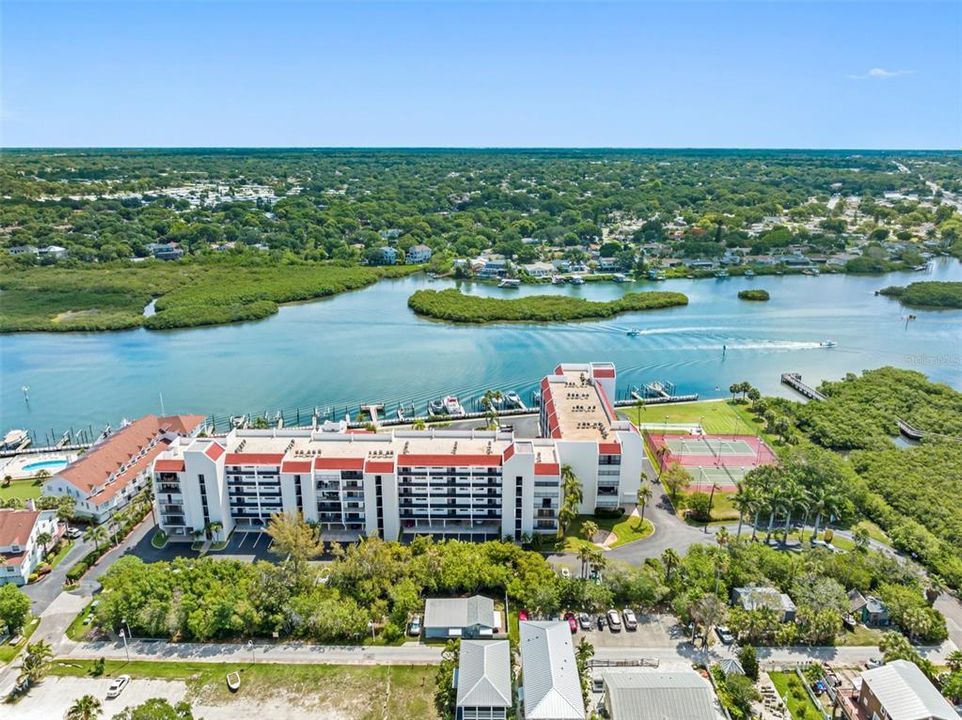 На продажу: $578,500 (2 спален, 2 ванн, 1360 Квадратных фут)