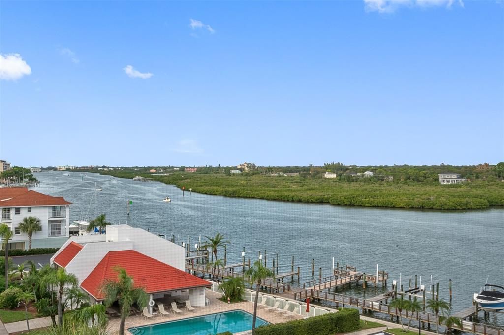 На продажу: $578,500 (2 спален, 2 ванн, 1360 Квадратных фут)