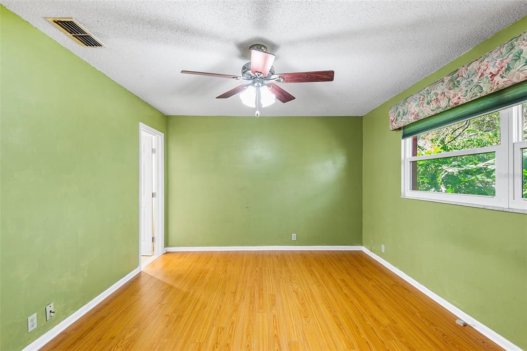 Active With Contract: $275,000 (3 beds, 2 baths, 1788 Square Feet)