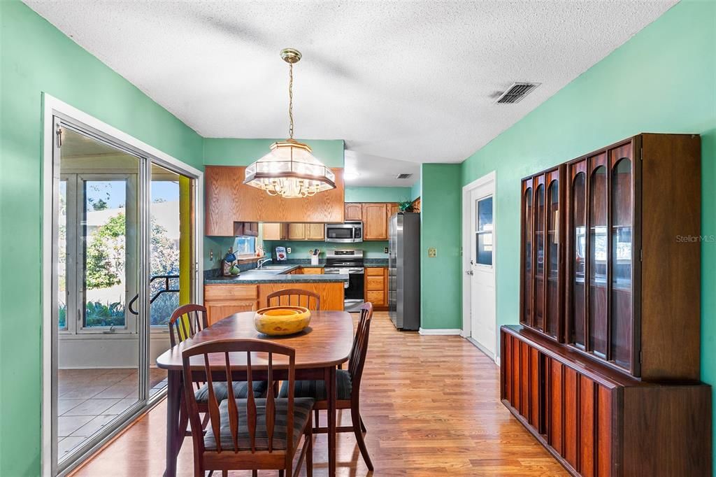 Active With Contract: $275,000 (3 beds, 2 baths, 1788 Square Feet)