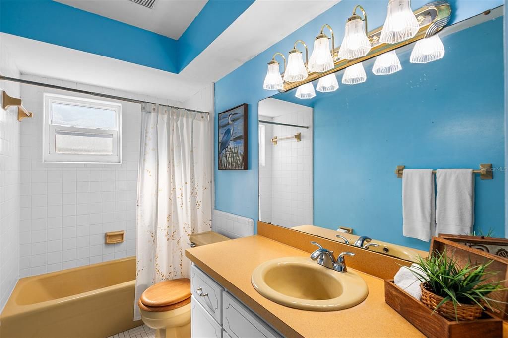 Active With Contract: $275,000 (3 beds, 2 baths, 1788 Square Feet)