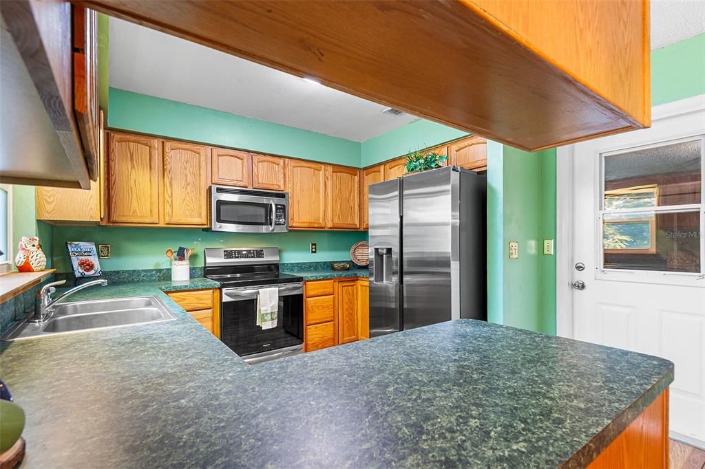 Active With Contract: $275,000 (3 beds, 2 baths, 1788 Square Feet)