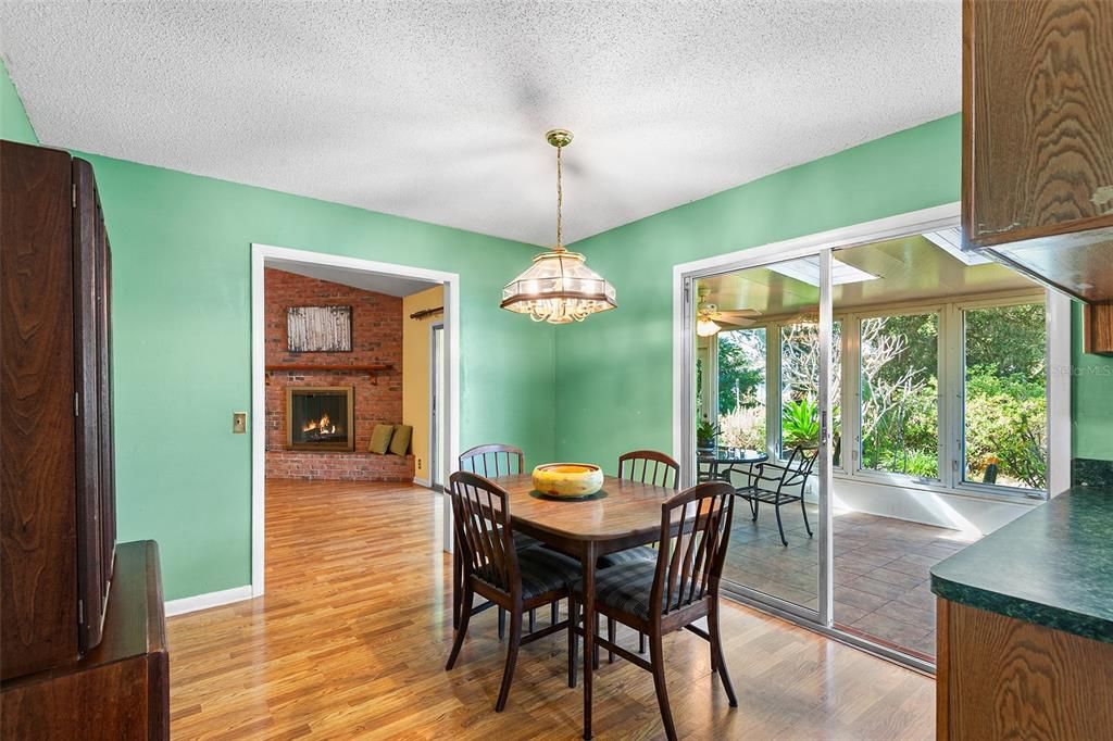 Active With Contract: $275,000 (3 beds, 2 baths, 1788 Square Feet)