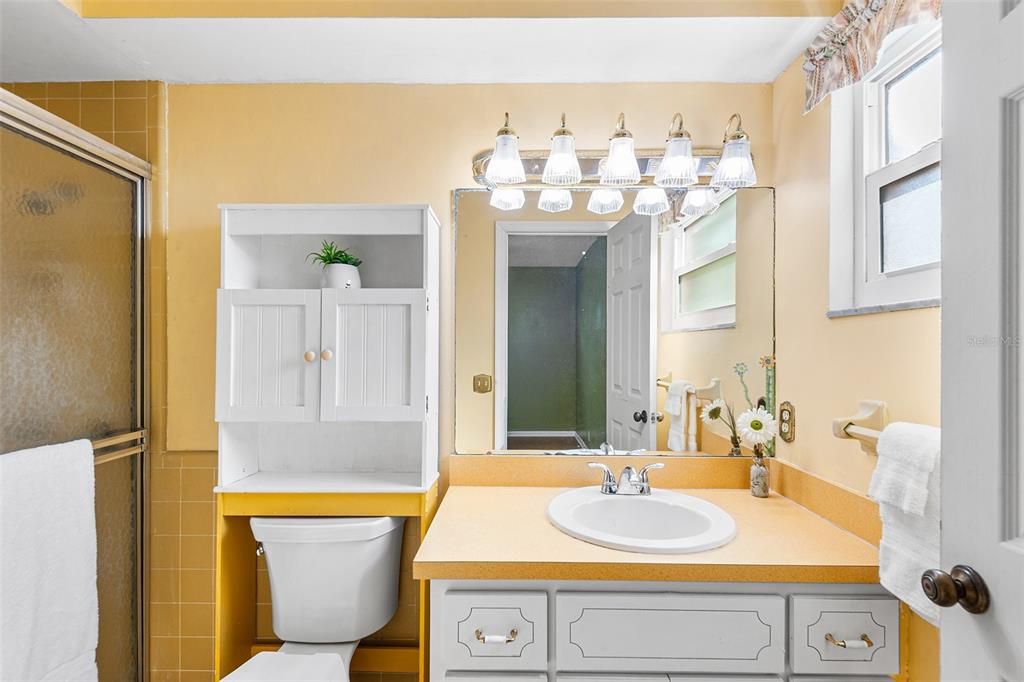 Active With Contract: $275,000 (3 beds, 2 baths, 1788 Square Feet)