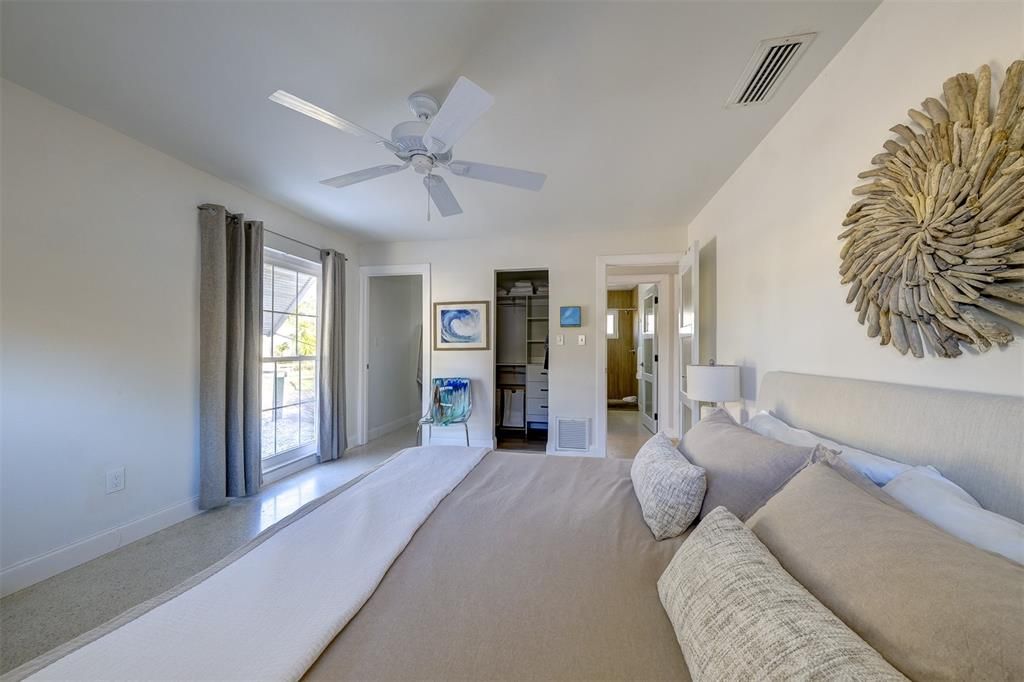 For Sale: $550,000 (2 beds, 2 baths, 1152 Square Feet)