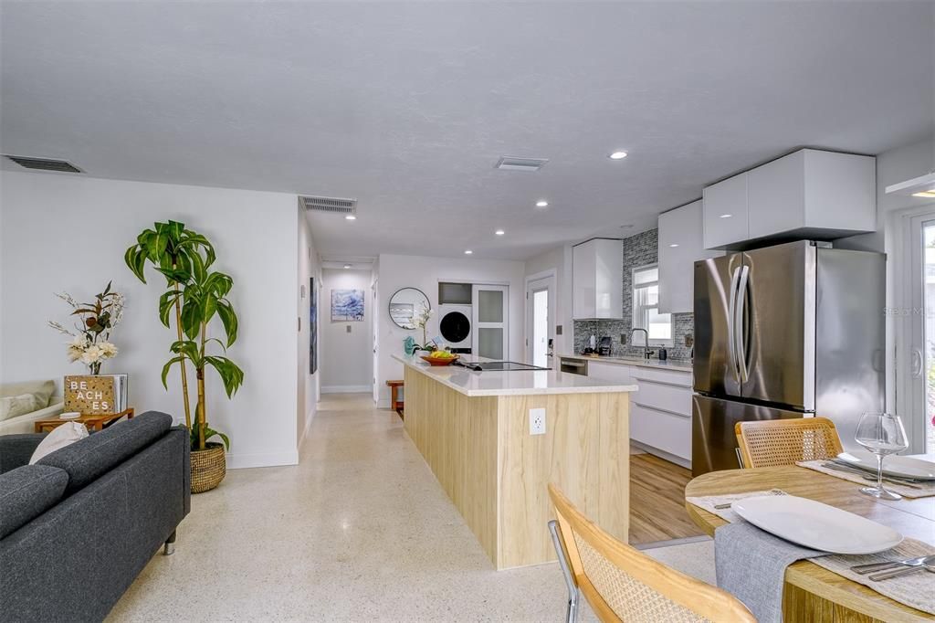 For Sale: $550,000 (2 beds, 2 baths, 1152 Square Feet)