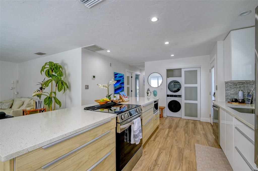 For Sale: $550,000 (2 beds, 2 baths, 1152 Square Feet)