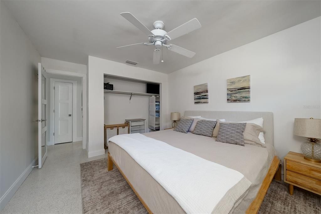 For Sale: $550,000 (2 beds, 2 baths, 1152 Square Feet)