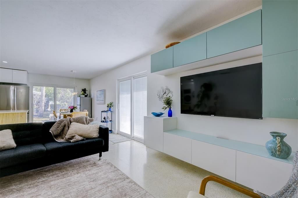 For Sale: $550,000 (2 beds, 2 baths, 1152 Square Feet)