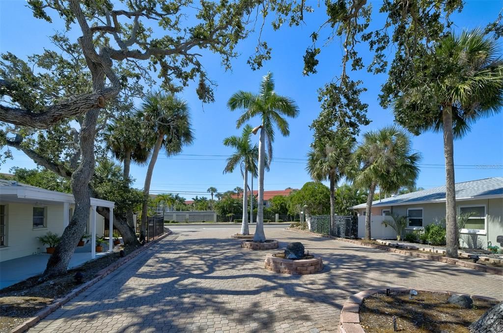 For Sale: $550,000 (2 beds, 2 baths, 1152 Square Feet)