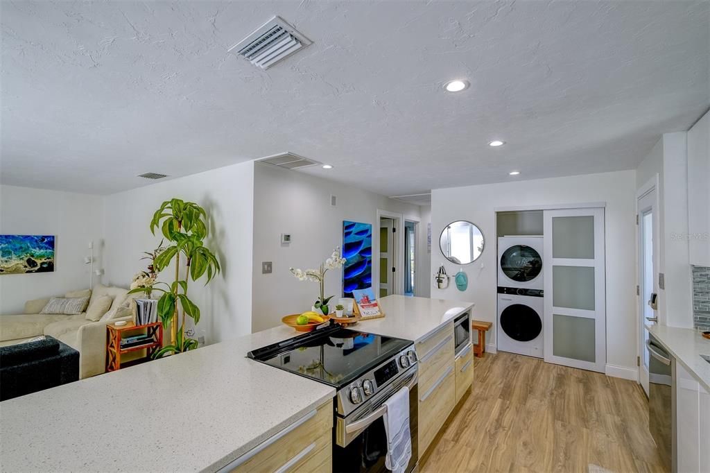 For Sale: $550,000 (2 beds, 2 baths, 1152 Square Feet)