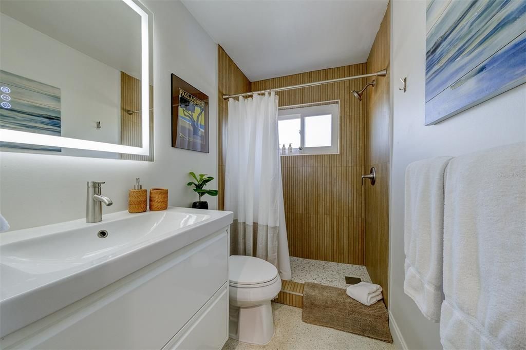 For Sale: $550,000 (2 beds, 2 baths, 1152 Square Feet)